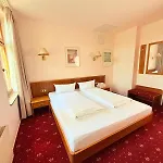 Merseburger Hof Otel 3*