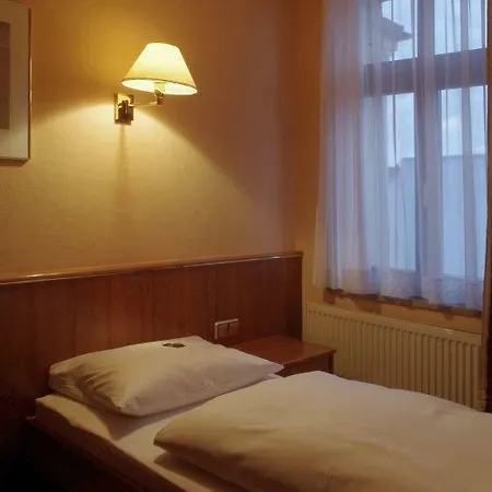 默斯伯格霍夫酒店 3*